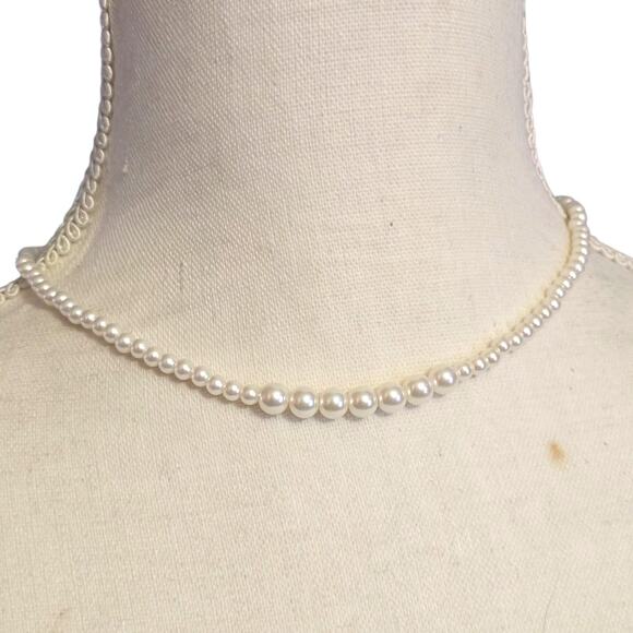 Vintage Imitation Pearl Necklace Choker 16" Minimalist Graduated Beaded Jewelry - Picture 1 of 8